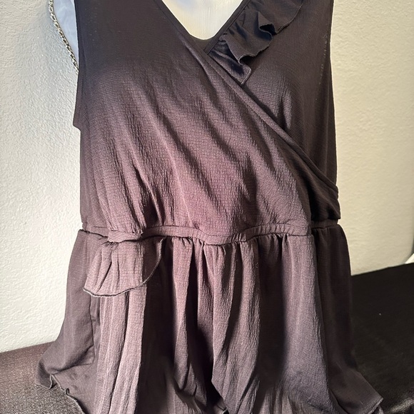 Love and legend Elegant Brlack Sleeveless Ruffle Top Sz 2x - Picture 3 of 7